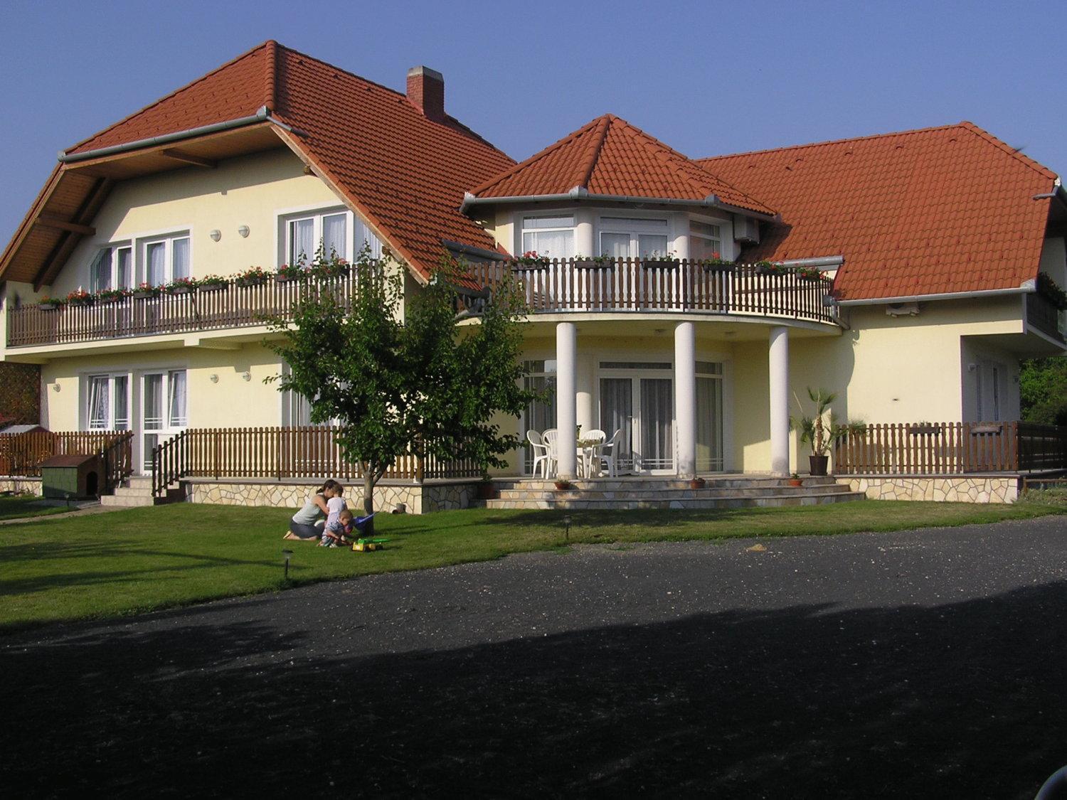 Szaloky Apartmanhaz Gyenesdias Luaran gambar