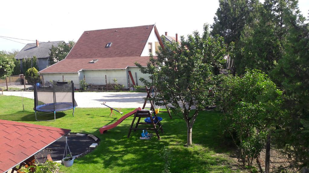 Szaloky Apartmanhaz Gyenesdias Luaran gambar