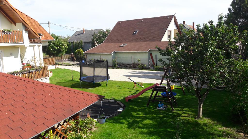 Szaloky Apartmanhaz Gyenesdias Luaran gambar