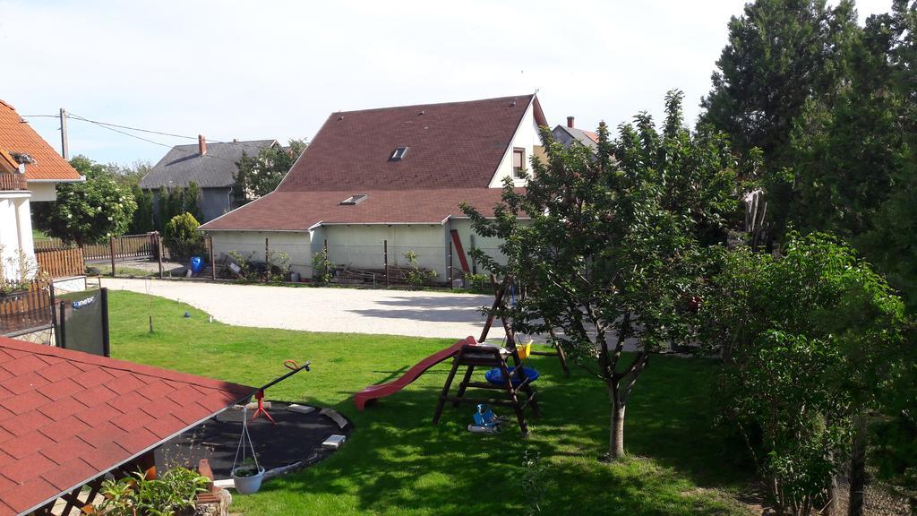 Szaloky Apartmanhaz Gyenesdias Luaran gambar