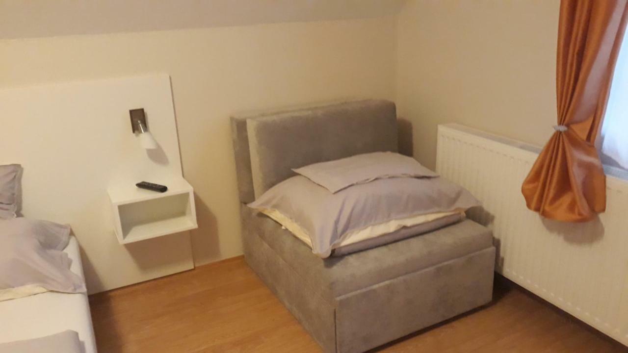 Szaloky Apartmanhaz Gyenesdias Luaran gambar